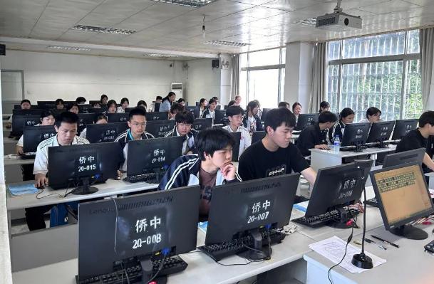 龙岩华侨职专顺利完成Photoshop专项能力考试工作